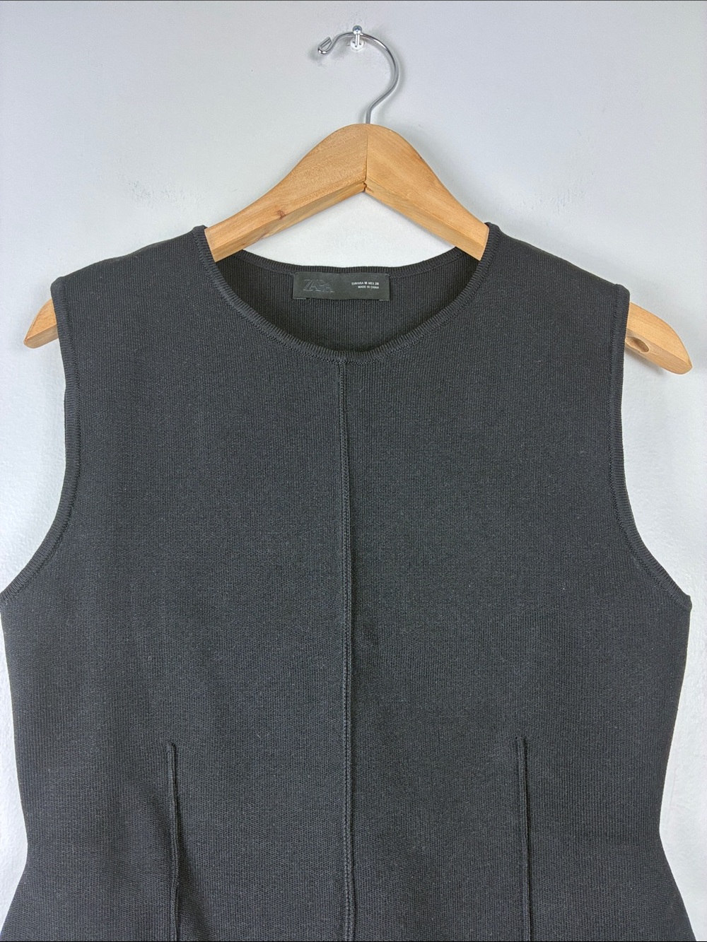 Zara Sleek Black Knit Ribbed Stretch Sleeveless Top M Classic Minimalist - Picture 4 of 11